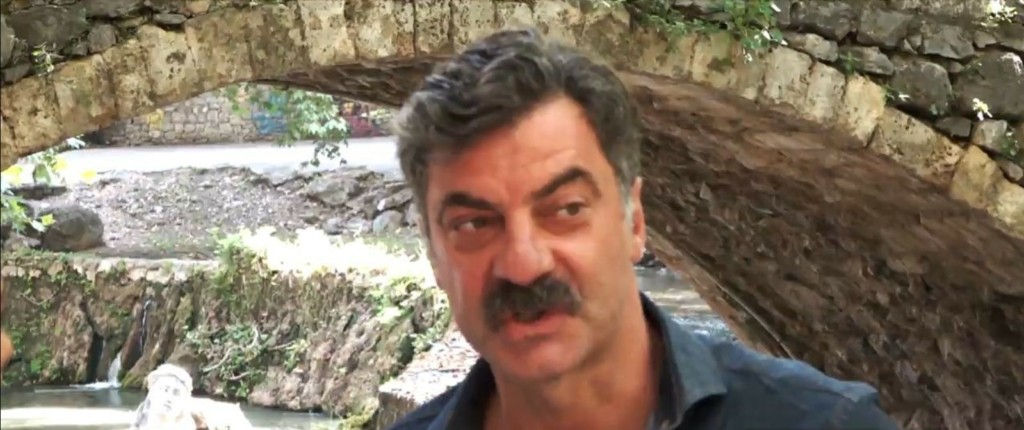 Ο “Παντελής” του Σασμού spoilαρει το μέλλον του “Μαθιού” – “Θα περάσει την περιπέτεια του” (vid)