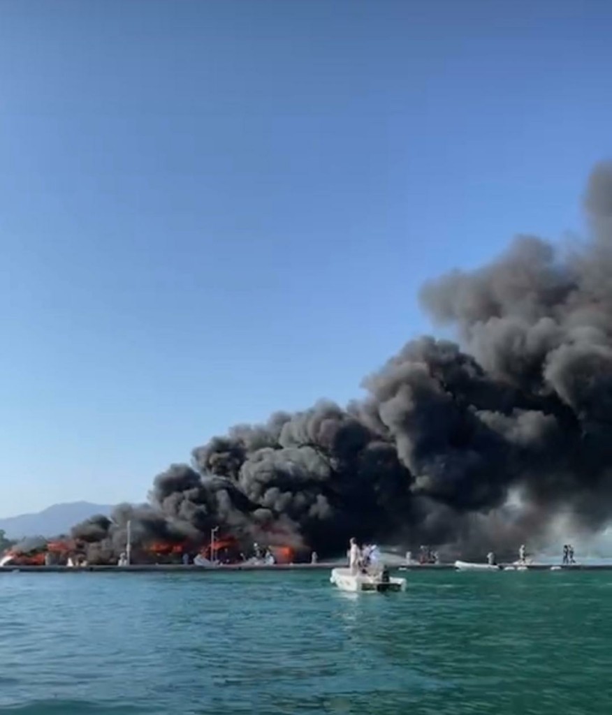 Κόλαση φωτιάς σε μαρίνα στην Κέρκυρα – Λαμπάδιασαν 4 ιστιοπλοϊκά σκάφη (vid)