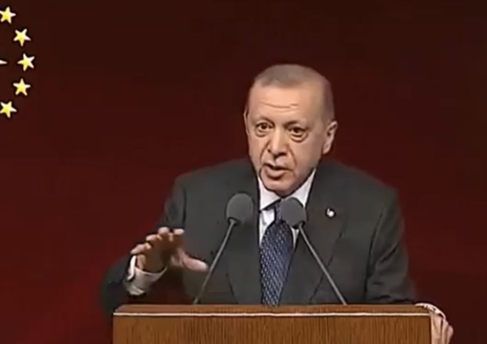 Ο Ερντογάν συνεχίζει τις προκλήσεις – “Έχουμε πέντε πλωτά γεωτρύπανα, θα κάνουμε γεωτρήσεις σε διεθνή ύδατα”