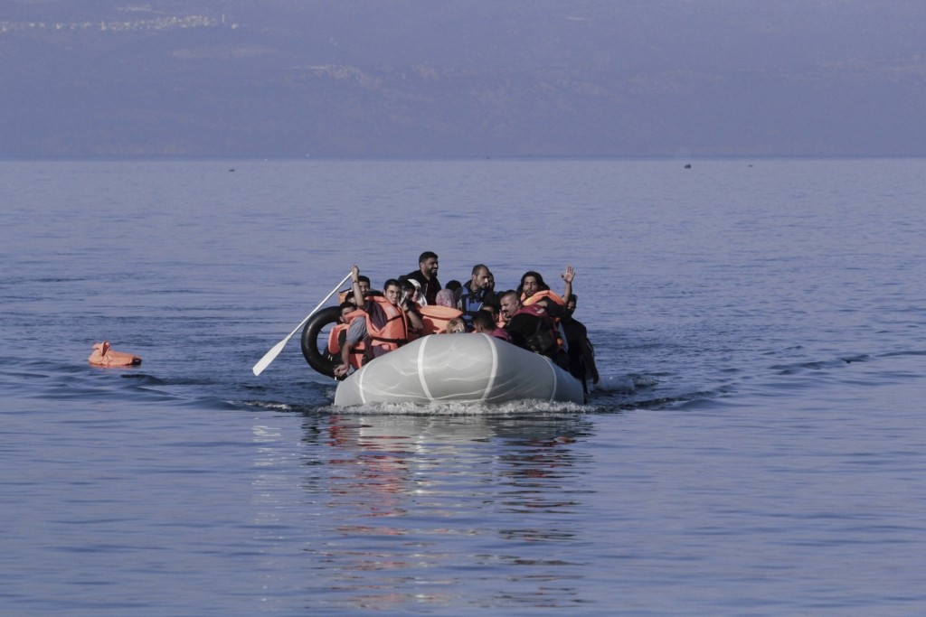 “Η θάλασσα τους χτυπούσε σαν χταπόδια” – Συγκλονίζει ο δήμαρχος Κυθήρων για το ναυάγιο μεταναστών (vid)