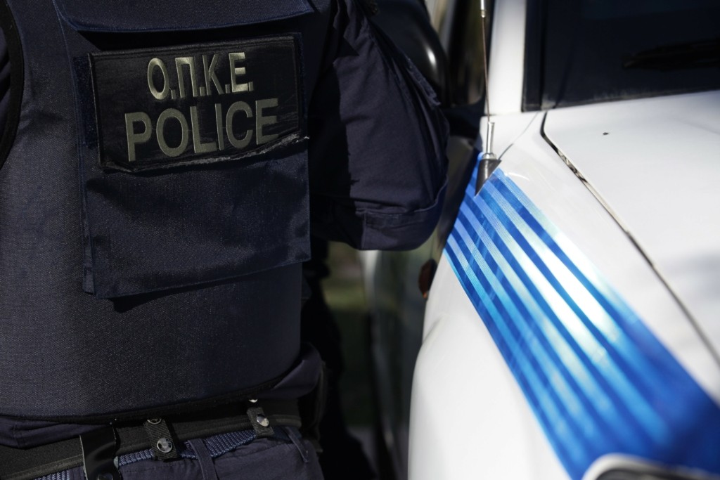 Στα “πράσα” συμμορία που λήστευε καταστήματα στην Αττική – Εξιχνιάστηκαν 36 κλοπές