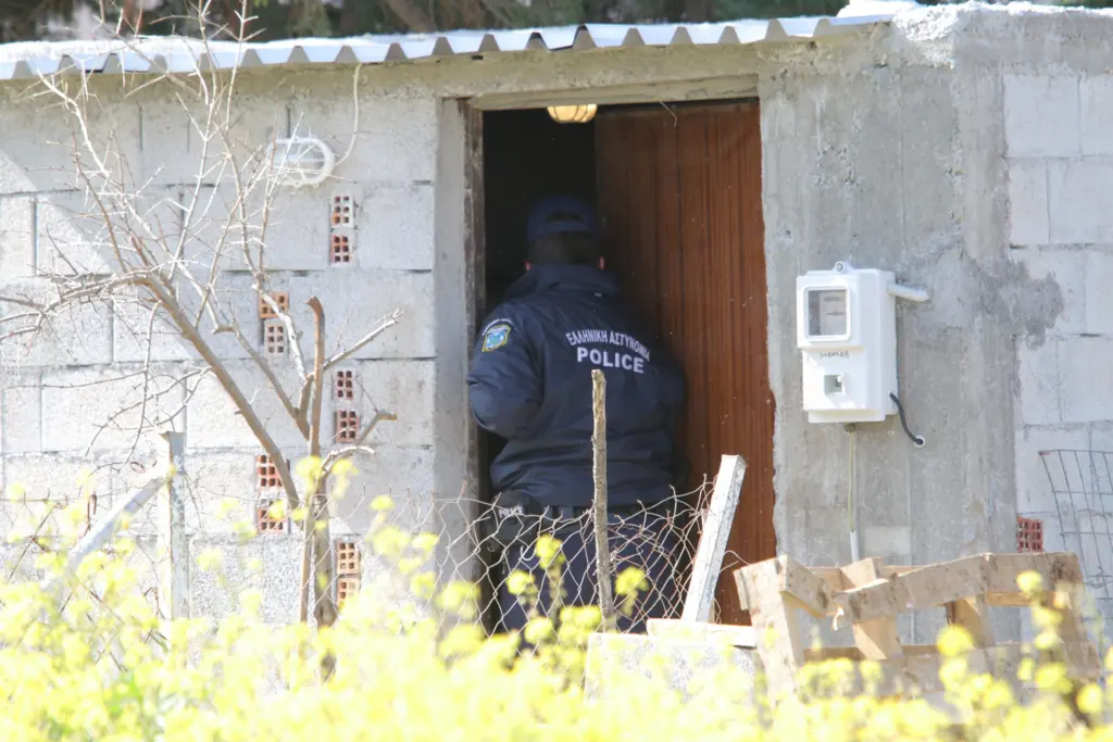 Θρίλερ στο Ρέθυμνο – 39χρονος βρέθηκε νεκρός με σημάδια στο σώμα – Χειροπέδες στον αδελφό του