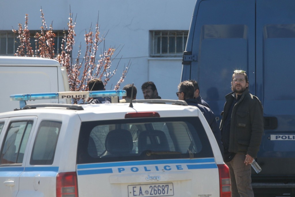 Ποινικές διώξεις στον 23χρονο για τον ομαδικό βιασμό 21χρονης κοπέλας – Την παράτησαν στα βράχια λιπόθυμη (vid)