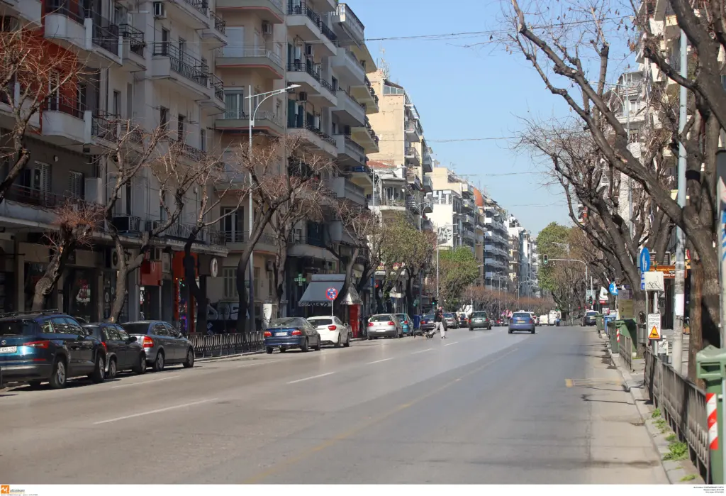 Μειωμένο ωράριο στα μαγαζιά αποφάσισαν στη Θεσσαλονίκη – Καθησυχάζει ο πρόεδρος του Εμπορικού Συλλόγου – “Δεν θα επηρεαστούν οι μισθοί”