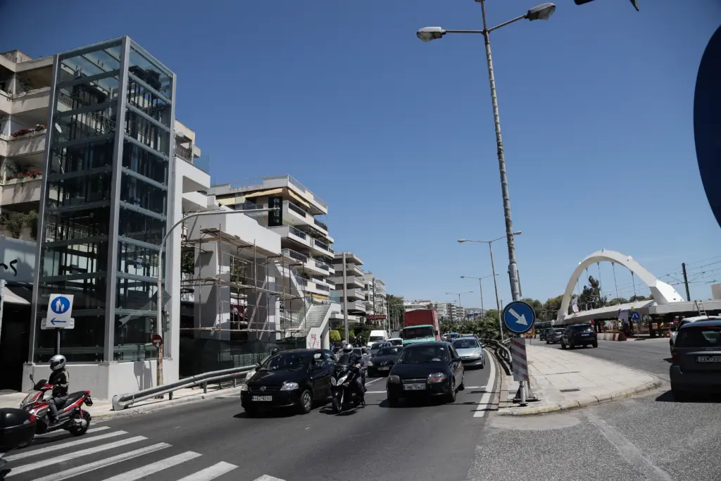 Κυκλοφοριακές ρυθμίσεις την Παρασκευή λόγω 28ης Οκτωβρίου – Ποιοι δρόμοι θα είναι κλειστοί