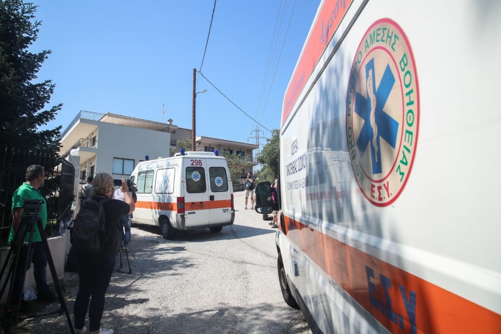 Νέα απόπειρα αυτοκτονίας στη Θεσσαλονίκη – 24χρονη πήδηξε από τον δεύτερο όροφο πολυκατοικίας (pics)