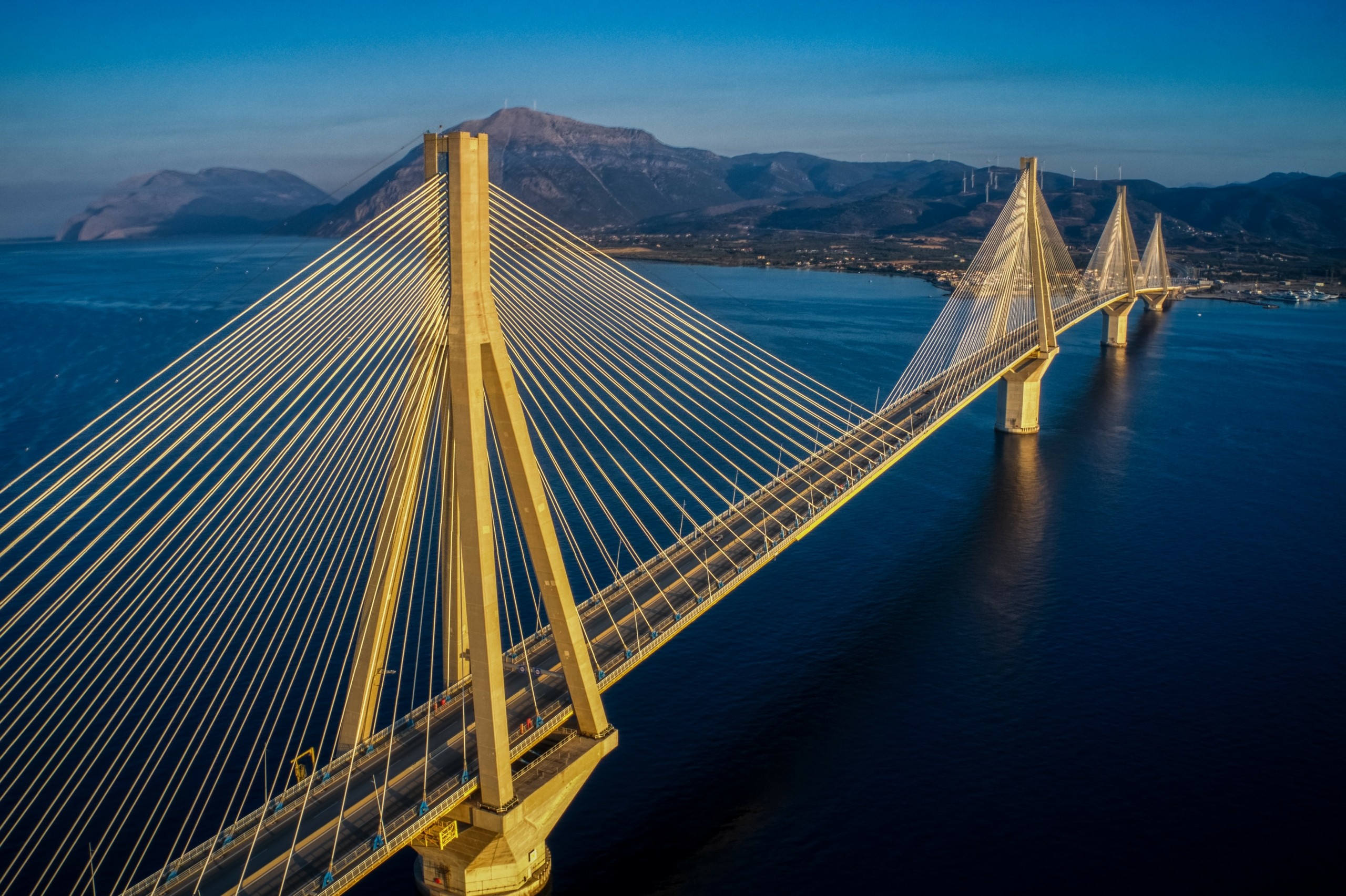 Εκπληκτική φωτογραφία – Η γέφυρα Ρίου Αντιρρίου από δορυφόρο