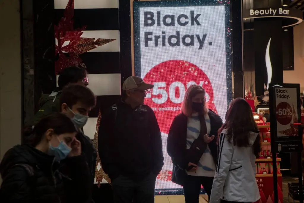 Έρευνα για τη Black Friday – Φειδωλοί στις αγορές τους οι Ευρωπαίοι – Φόβοι για την χειρότερη χρονιά