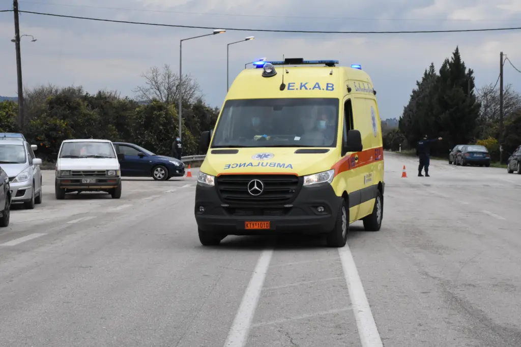 Απίστευτο περιστατικό στην Κρήτη – Οδηγός ξυλοκόπησε μαθητές επειδή του έκαναν παρατήρηση για τη διάβαση πεζών (pics)