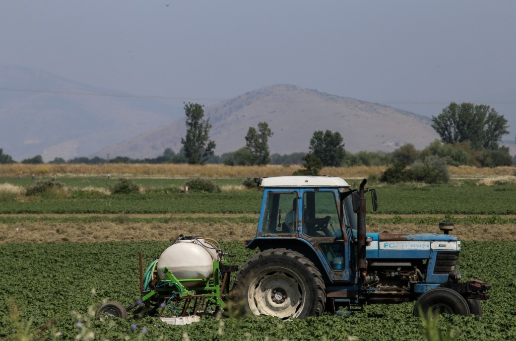 Ασύλληπτη τραγωδία στη Λευκάδα – Νεκρός 4χρονος από τρακτέρ που οδηγούσε ο πατέρας του