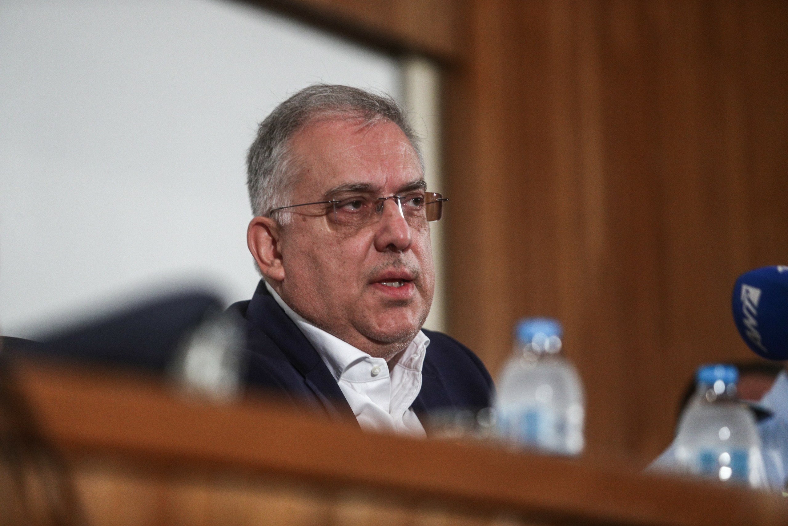 “Καταπέλτης” ο Θεοδωρικάκος κατά ΣΥΡΙΖΑ και Τσίπρα για τις υποκλοπές – “Ενορχηστρωμένη επίθεση με μυθεύματα” (vid)