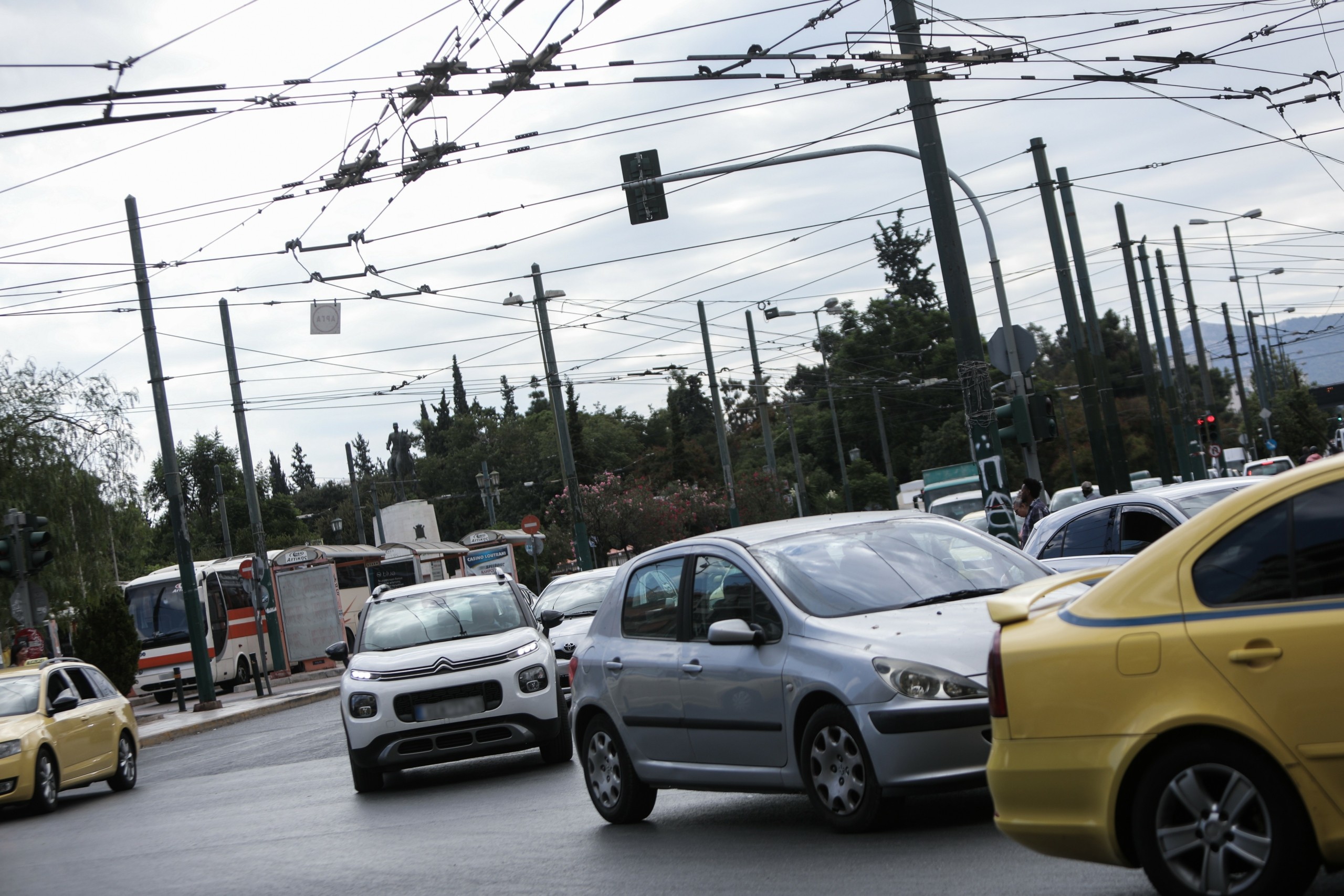 Τέλη κυκλοφορίας με το μήνα για το 2023 – Δείτε τι αλλάζει και ποιες διαδικασίες πρέπει να κάνετε