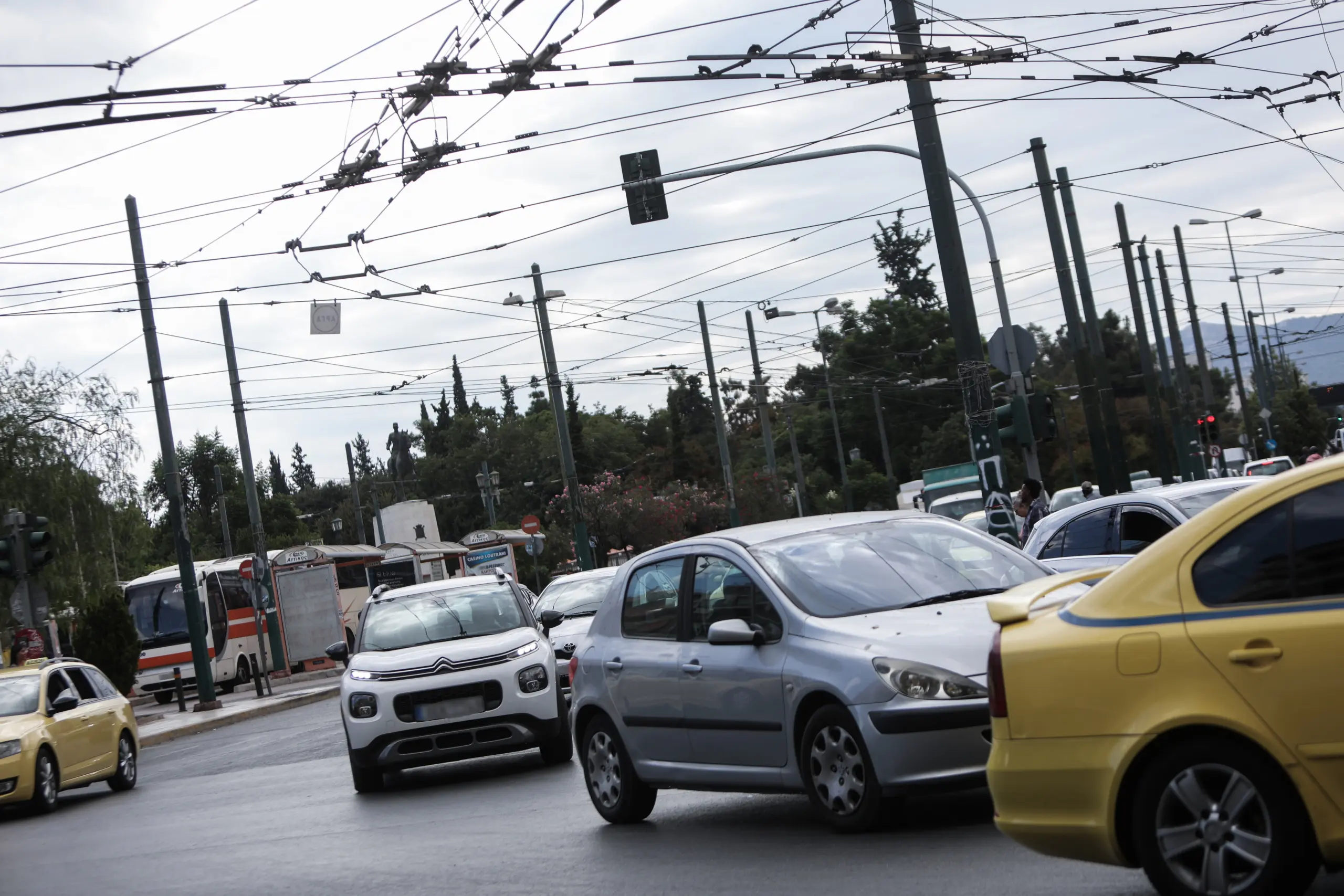 Τέλη κυκλοφορίας με το μήνα για το 2023 – Δείτε τι αλλάζει και ποιες διαδικασίες πρέπει να κάνετε