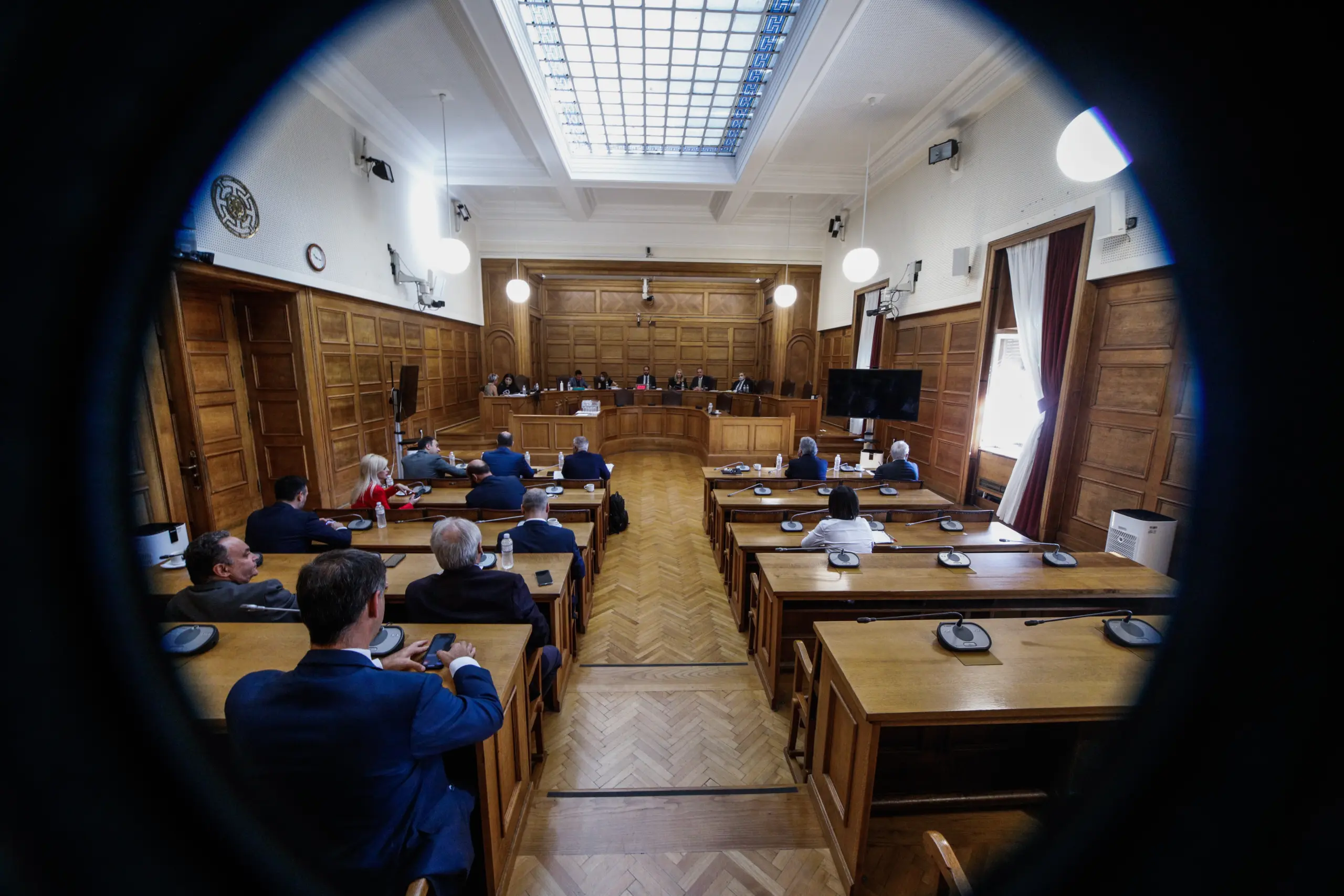 Σκέψεις για να πέσει “μαύρο” στην υπόθεση υποκλοπών – Αντιδρούν τα κόμματα της αντιπολίτευσης