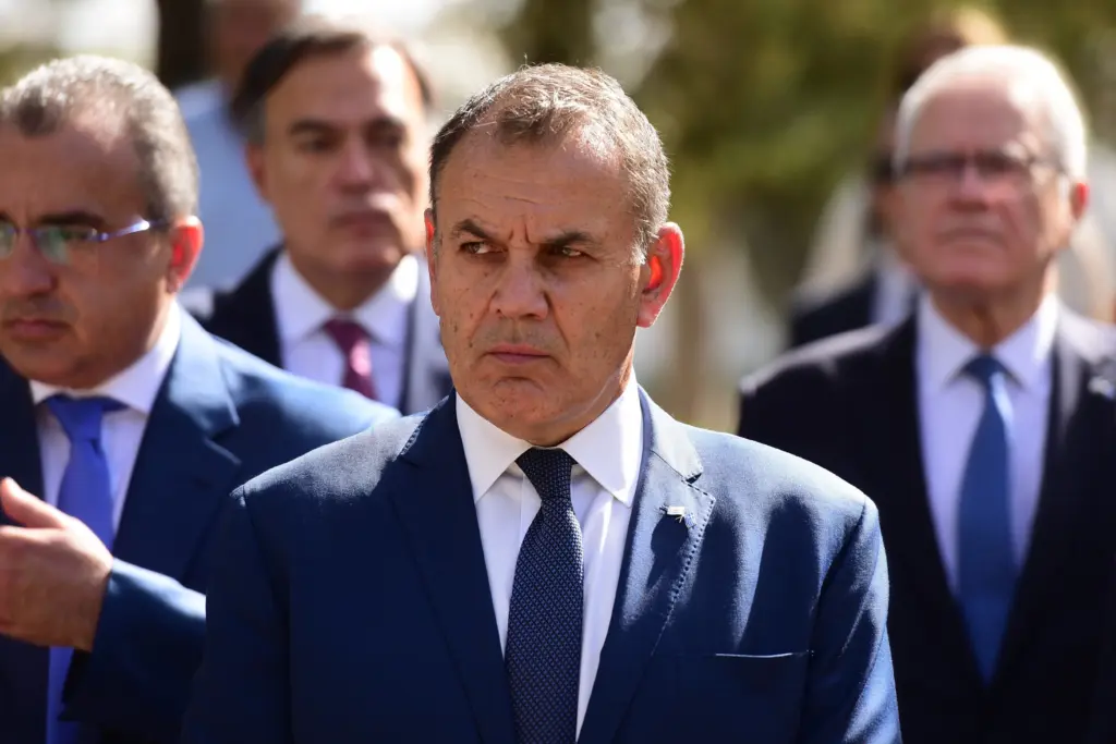 Νέο πεδίο αντιπαράθεσης τα εξοπλιστικά – Ειρωνικά σχόλια της κυβέρνησης για τις “διαπραγματεύσεις Τσίπρα”