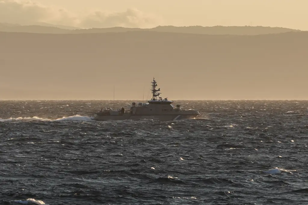 Γιγαντιαία επιχείρηση νότια των Χανίων για τη διάσωση εκατοντάδων μεταναστών – Άνεμοι 7 μποφόρ