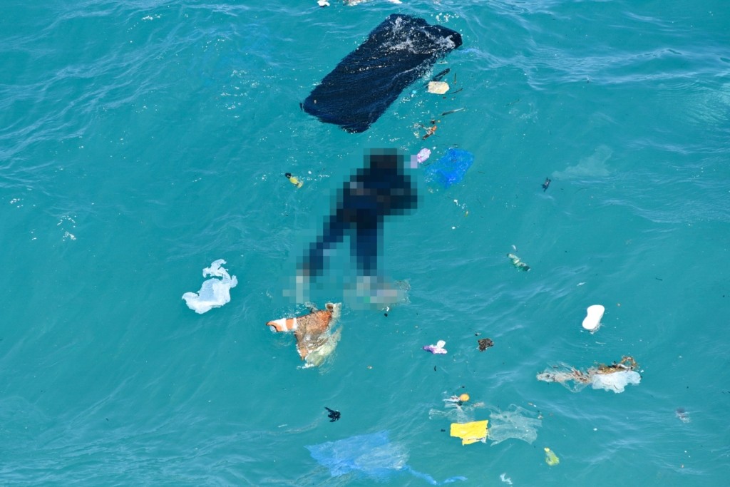 Συνεχίζονται οι έρευνες για τους 8 αγνοούμενους στα Κύθηρα – Δύσκολη η προσέγγιση λόγω των ισχυρών ανέμων (vid)