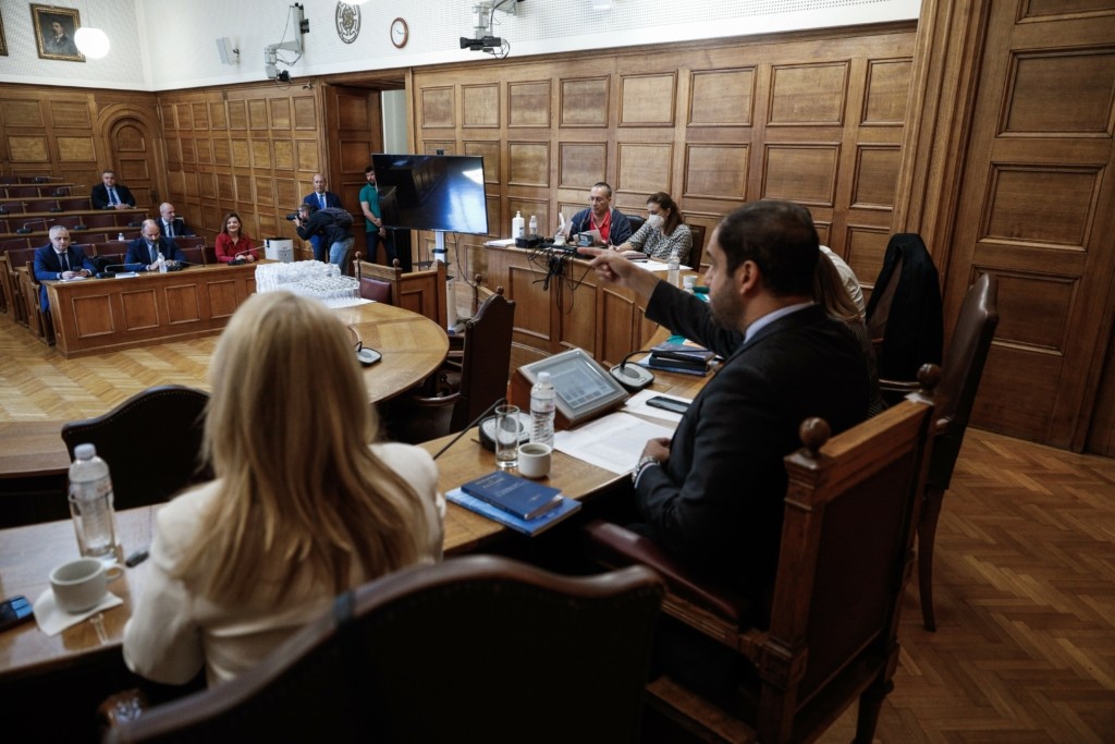 “Δεν υπάρχει καταπάτηση της μειοψηφίας” – Η κυβέρνηση ξεκαθαρίζει για την υπόθεση υποκλοπών
