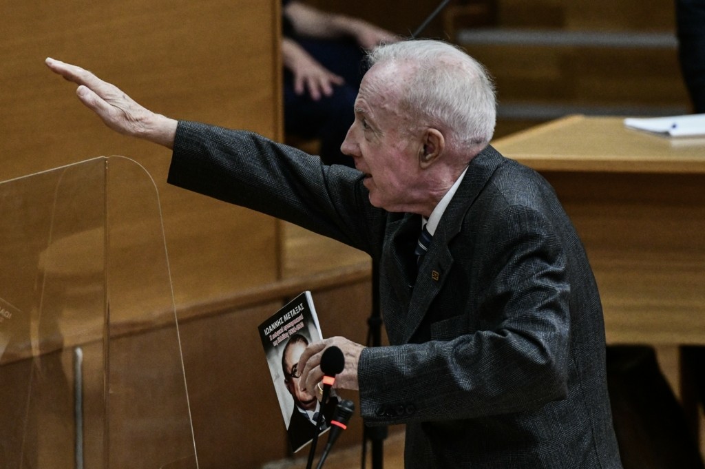 Η πρόεδρος του δικαστηρίου δεν είδε ούτε τον τρίτο ναζιστικό χαιρετισμό Πλεύρη – Τι είπε… εκ των υστέρων