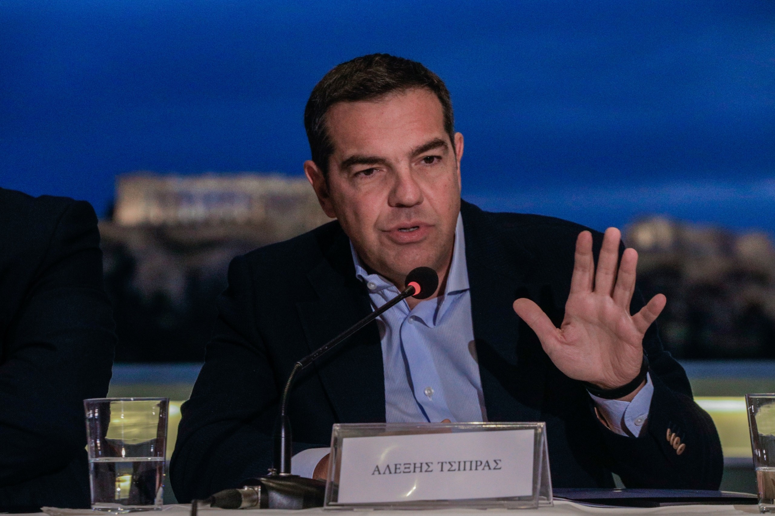 “Αυτός ο κοινωνικός βάλτος είναι επόμενο” – Καταπέλτης ο Τσίπρας για τον βιασμό της 12χρονης (vid)