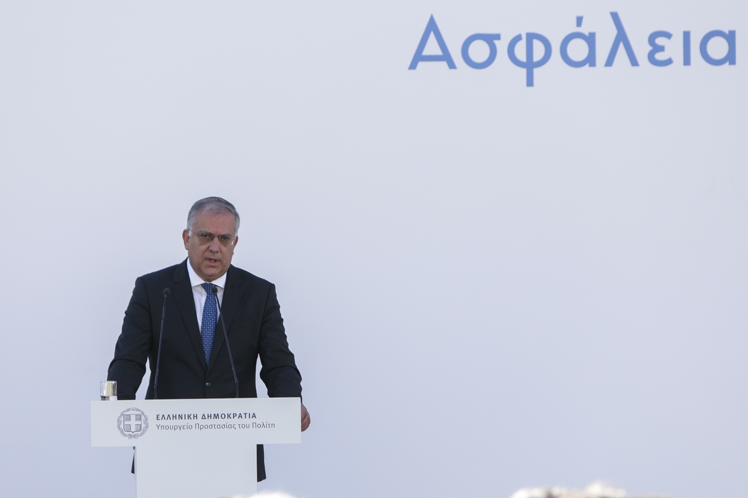 “Η ασφάλεια για εμάς είναι προτεραιότητα στην πράξη” – Ο Θεοδωρικάκος ξεκαθαρίζει πως δεν ανέχονται την ανομία (vid)