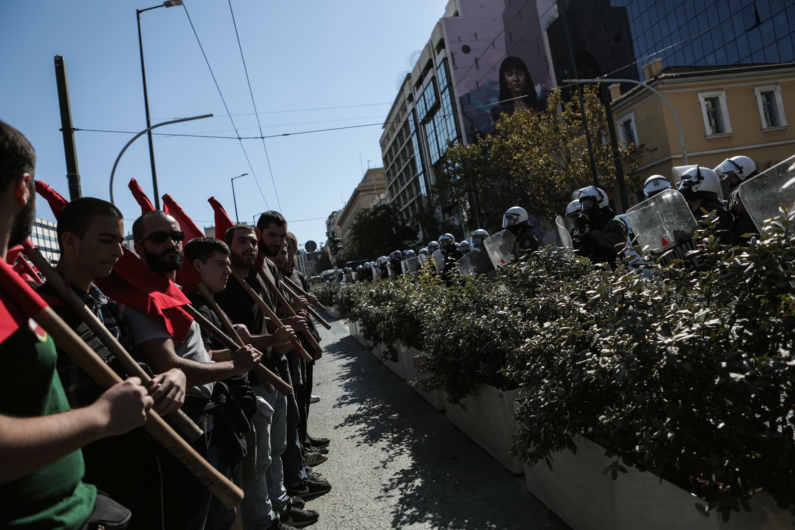 Ένταση στην πορεία φοιτητών στα Προπύλαια – Έπεσαν χημικά (vid)