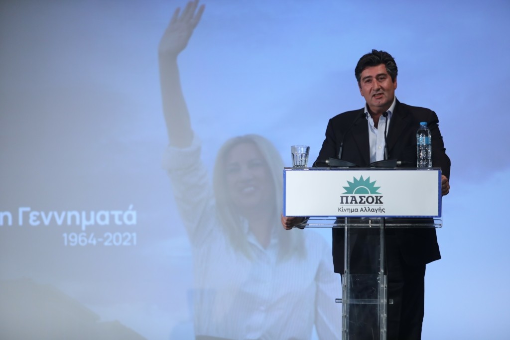 “Ο χρόνος δεν γιατρεύει τις πληγές” – Συγκινεί ο σύζυγος της Φώφης Γεννηματά