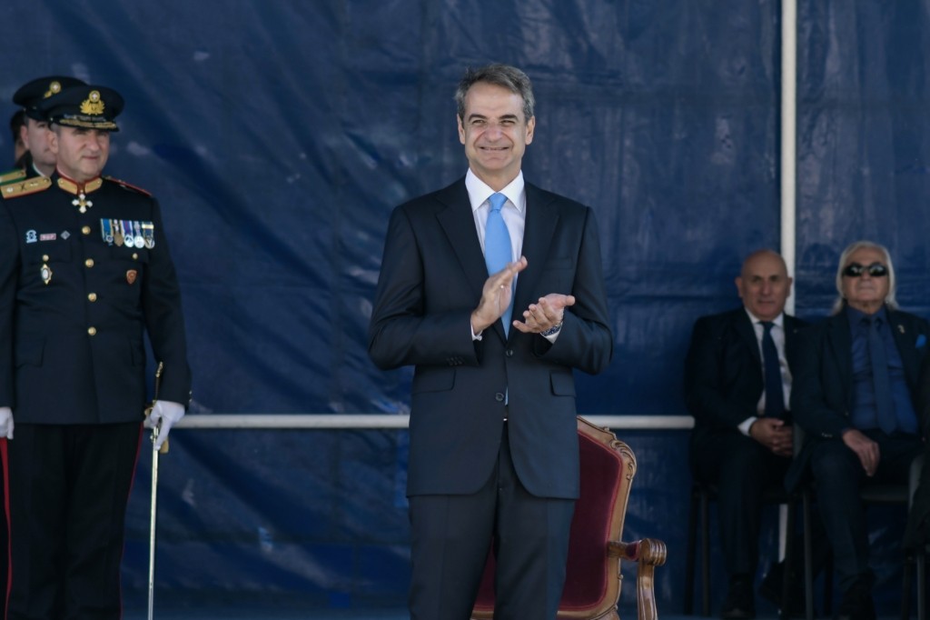 “Είναι χρέος μας να παραδώσουμε στην επόμενη γενιά μια πατρίδα πιο ασφαλή” – Mήνυμα Μητσοτάκη για την 28η Οκτωβρίου