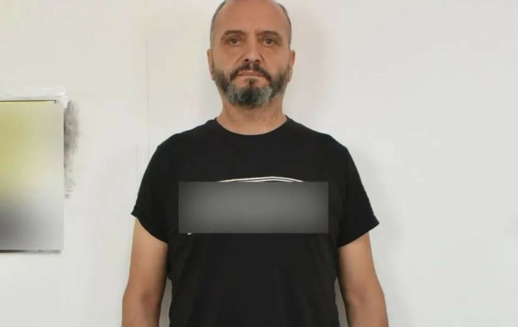 To “πλούσιο πελατολόγιο” του Ηλία Μίχου – Στο  μικροσκόπιο των αρχών καπετάνιος που έστελνε μηνύματα στη 12χρονη από το εξωτερικό