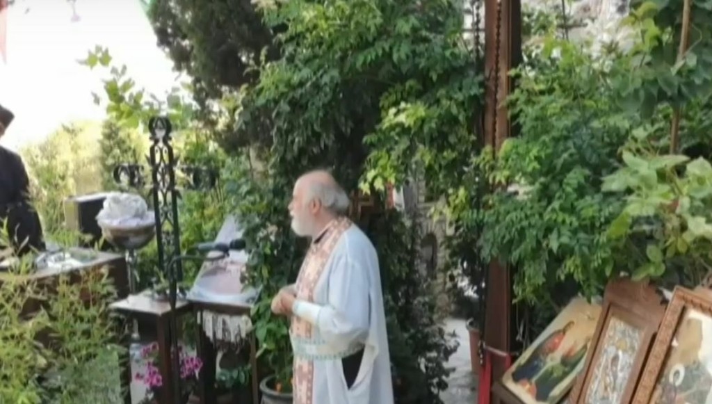 “Άστραψε  και βρόντηξε”ο Ιερώνυμος – Προθεσμία πέντε ημερών στους μοναχούς για να φύγουν από τους Αγίους Ισιδώρους (vid)