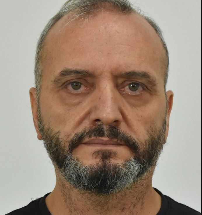 Tα στιγμιότυπα που ξεμπρόστιασαν τον 53χρονο – Τα κινητά “φαντάσματα” και η ατάκα “γρίφος” του Θεοδωρικάκου