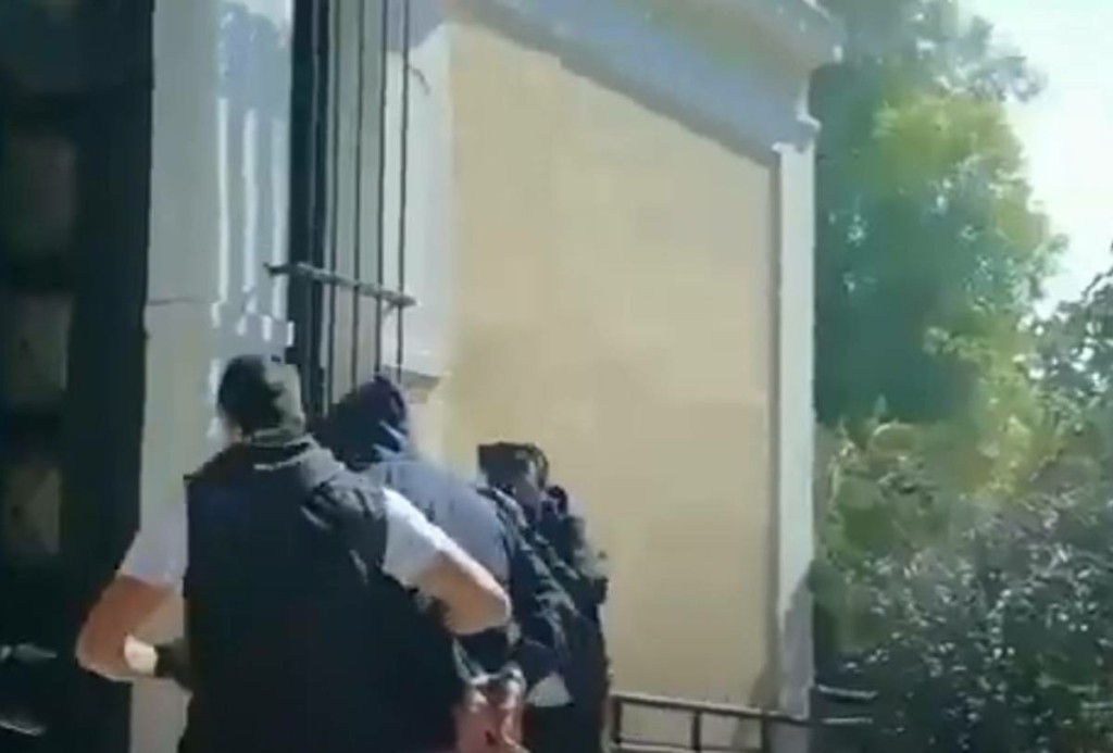 Προθεσμία πήρε ο 53χρονος που βίαζε και εξέδιδε τη 12χρονη – Πάνω από 200 οι παιδόφιλοι “πελάτες” του