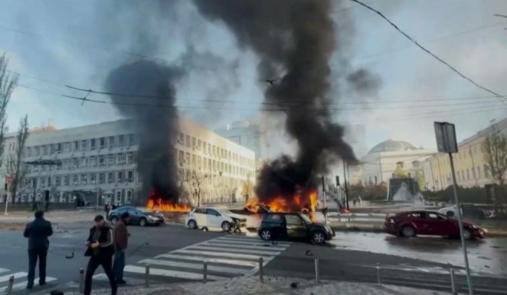 Φόβοι για νέους φονικούς βομβαρδισμούς στην Ουκρανία – Συνεδριάζουν οι G7 – “Να λογοδοτήσει ο Πούτιν”