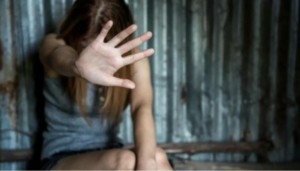 Συνελήφθη 42χρονος για trafficking και βιασμούς – Έπειθε νεαρές κοπέλες και στην συνέχεια της εκβίαζε για να παρέχουν ερωτικές υπηρεσίες