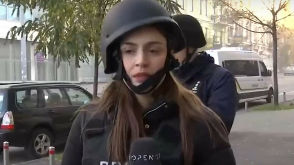 Η στιγμή που ρεπόρτερ του OPEN τρέχει να σωθεί από τα χτυπήματα με drones που συνταράσσουν το Κίεβο (vid)