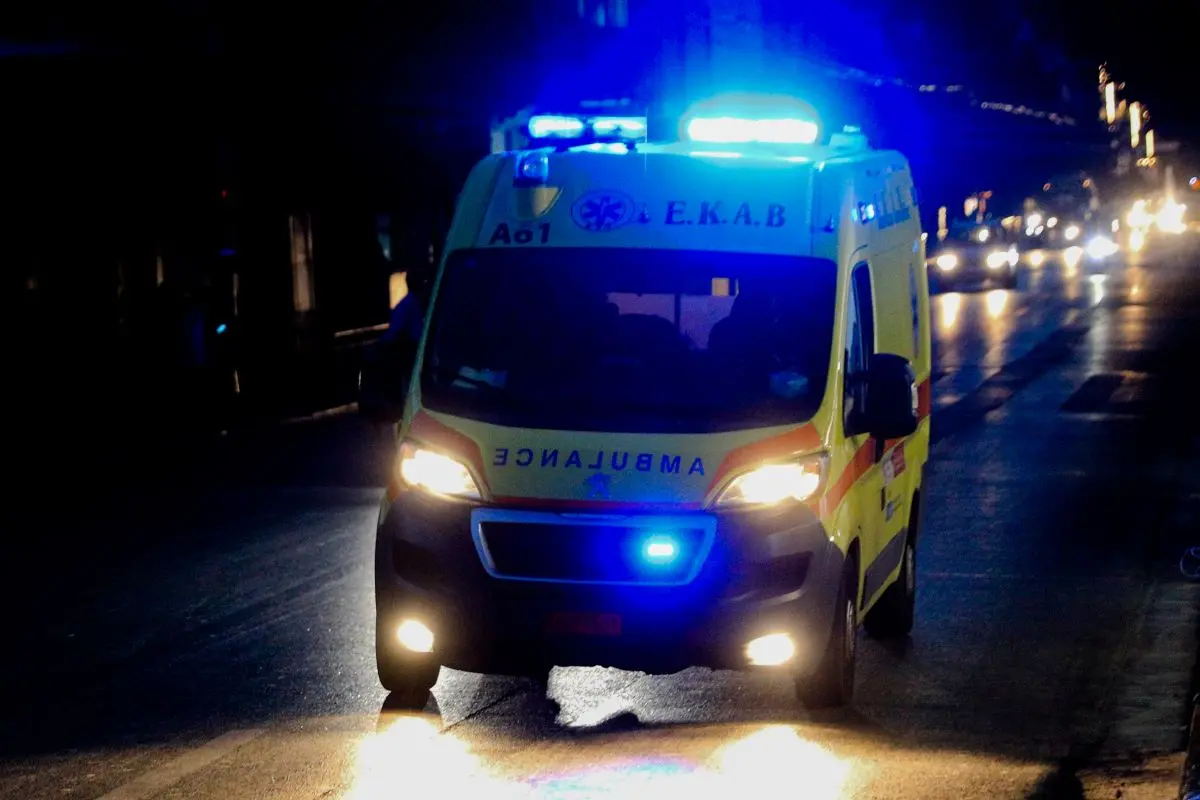 Σμπαράλια αυτοκίνητο μετά από τροχαίο στην Αργολίδα – Ανασύρθηκε γυναίκα χωρίς τις αισθήσεις της (pics&vid)