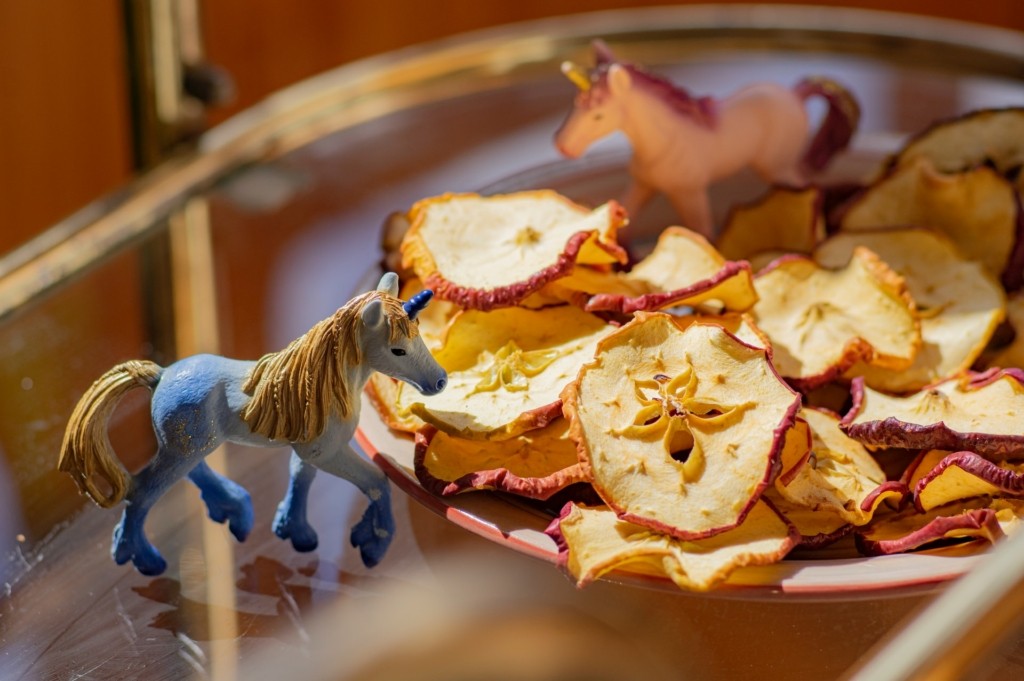 Σπιτικά chips μήλου με κανέλα