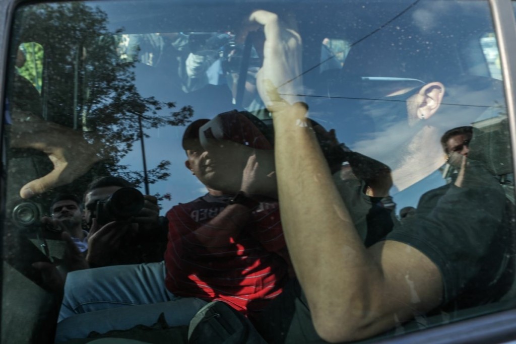 Στον ανακριτή ο 53χρονος που κατηγορείται για τον βιασμό της 12χρονης στον Κολωνό – Παραιτήθηκε ο δικηγόρος του (pics&vid)