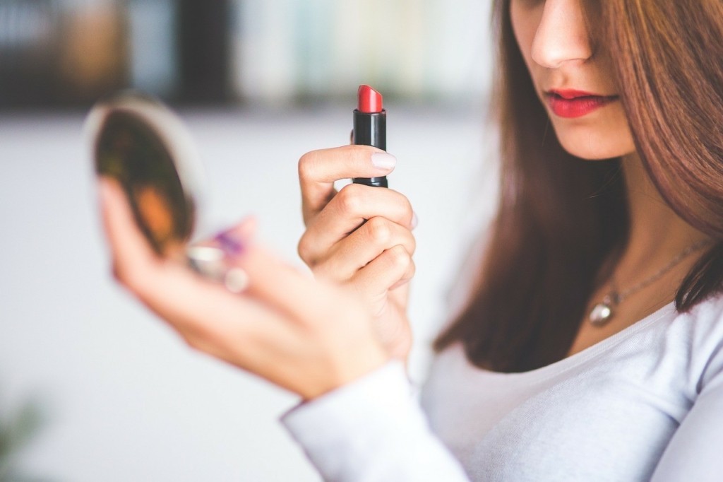 Κραγιόν – 3+1 tips για να το χρησιμοποιήσετε στο make-up σας σε διάφορα σημεία του προσώπου!