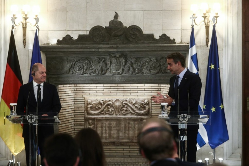 Μήνυμα Μητσοτάκη σε Σολτς για το ζήτημα των πολεμικών αποζημιώσεων – “Τα ελληνικά νησιά δεν απειλούν κανέναν” (vid)
