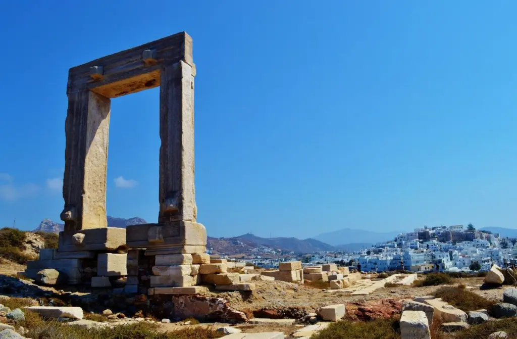 Η Νάξος πρωτοπορεί και γίνεται το πρώτο “Smart Island” – Μεταφορά πακέτων με drones και τηλεϊατρική από την Amazon