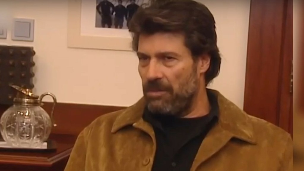 Ο Νίκος Βερλέκης θυμήθηκε την Ειρήνη Παπά – “Ίσως έπρεπε να φύγει πια από τη ζωή” (vid)