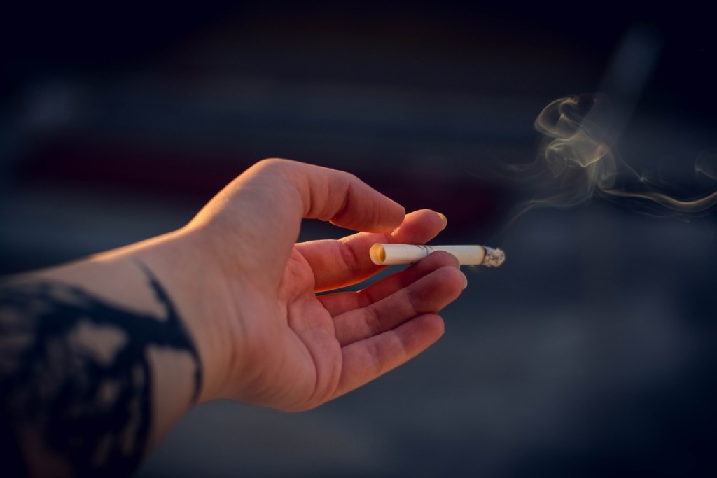Όσοι κόψουν το κάπνισμα πριν τα 35 είναι σαν να μην κάπνισαν ποτέ – Τι αναφέρει η έρευνα