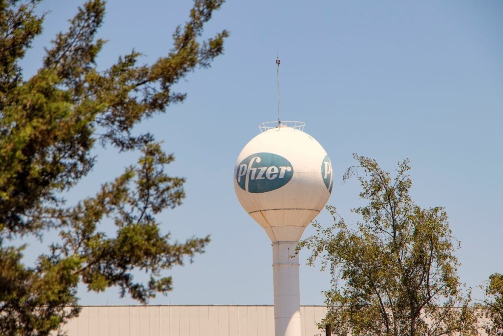 Έρευνα για φοροδιαφυγή κατά της Pfizer ξεκίνησε η ιταλική οικονομική αστυνομία