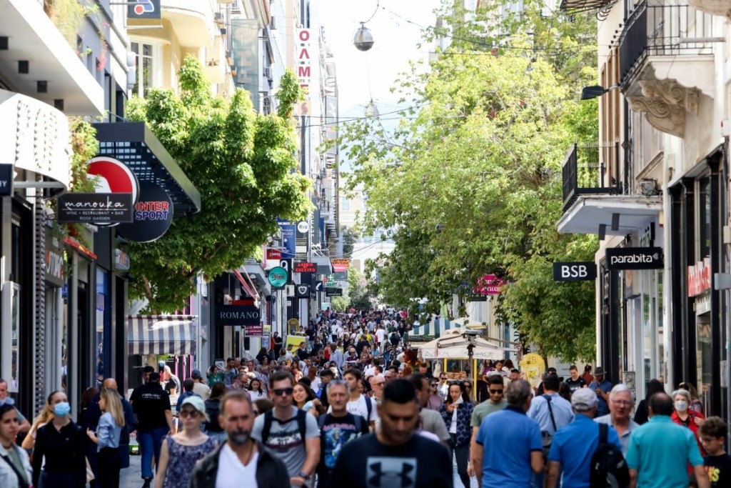 “Σαρώνει” ο κορονοϊός στην Ελλάδα  – 14.992 κρούσματα στην Αττική και 7.751 στη Θεσσαλονίκη