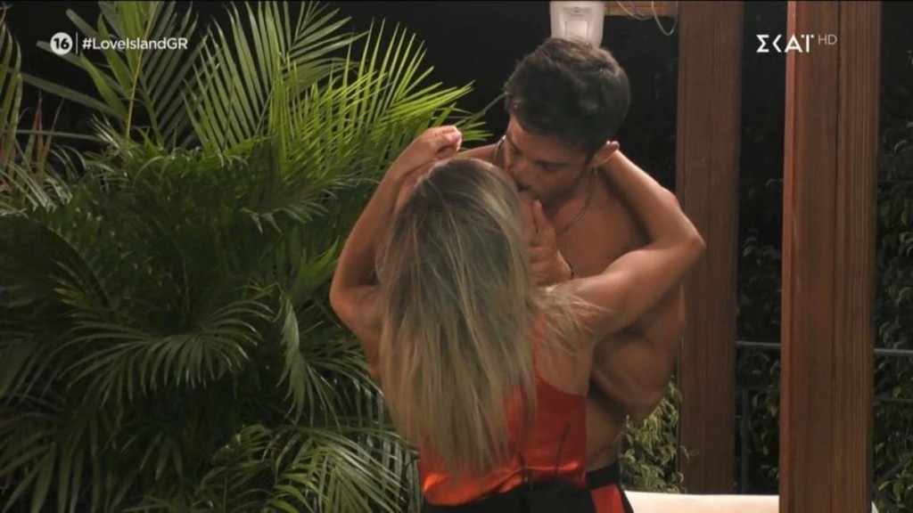 Love Island – Το “καυτό” βράδυ στη σουίτα και το νέο ζευγάρι (vids)