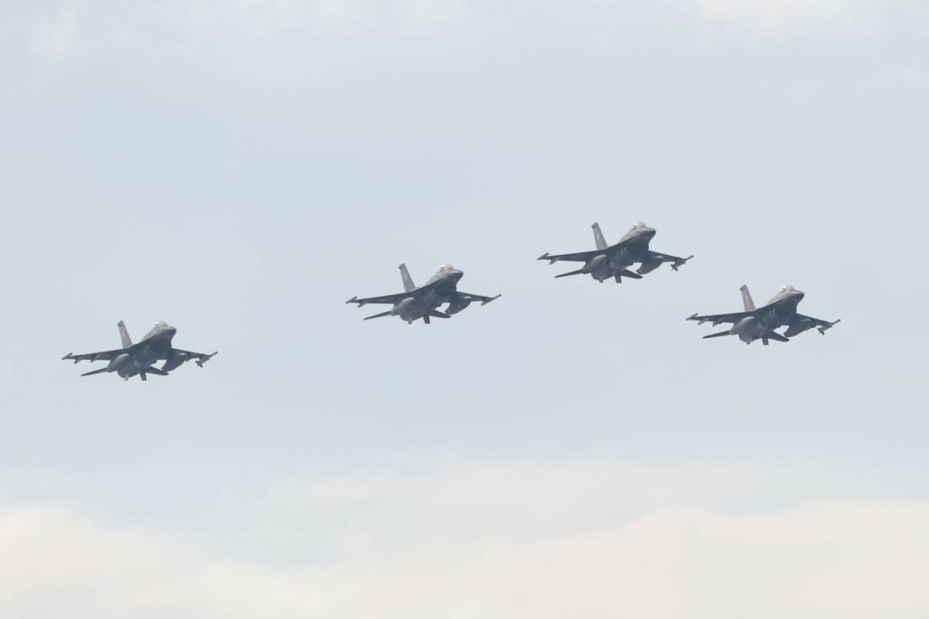 “Έσκισαν” τον αέρα της Θεσσαλονίκης τα Rafale – “Έκλεψαν” την παράσταση στην παρέλαση της 28ης Οκτωβρίου (vid)