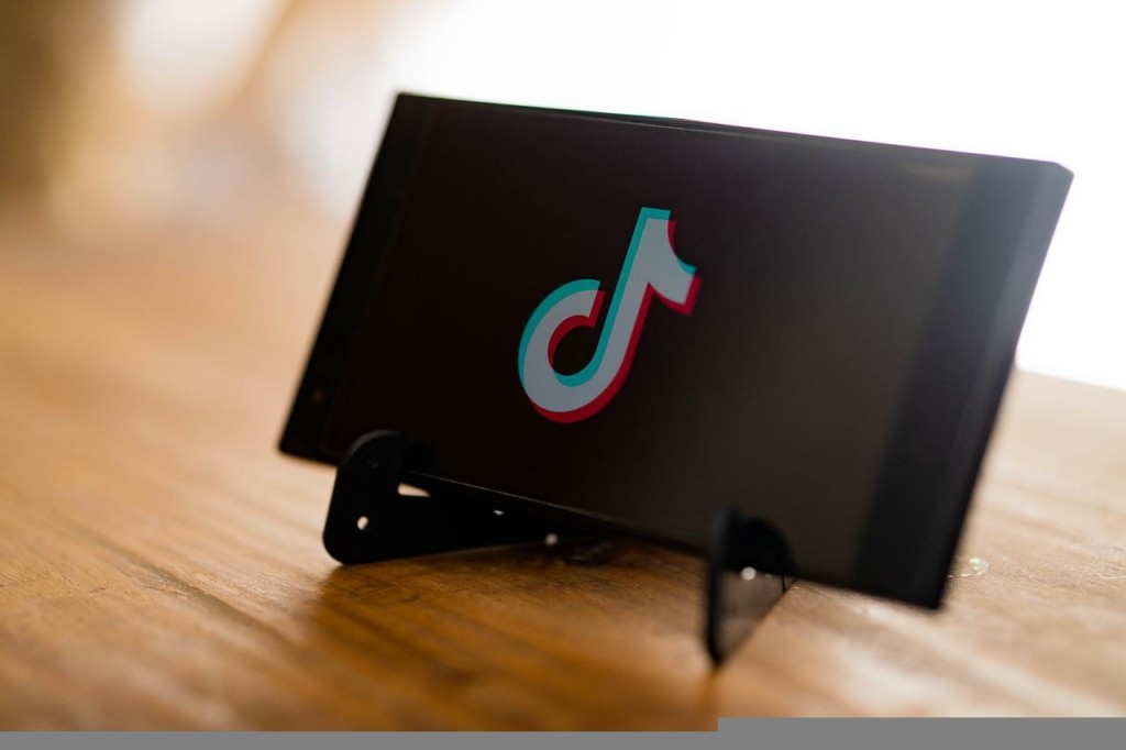 Ρωσία κατά του TikTok και του Twitch – “Έφαγαν” πρόστιμα για παραβίαση νομοθεσίας