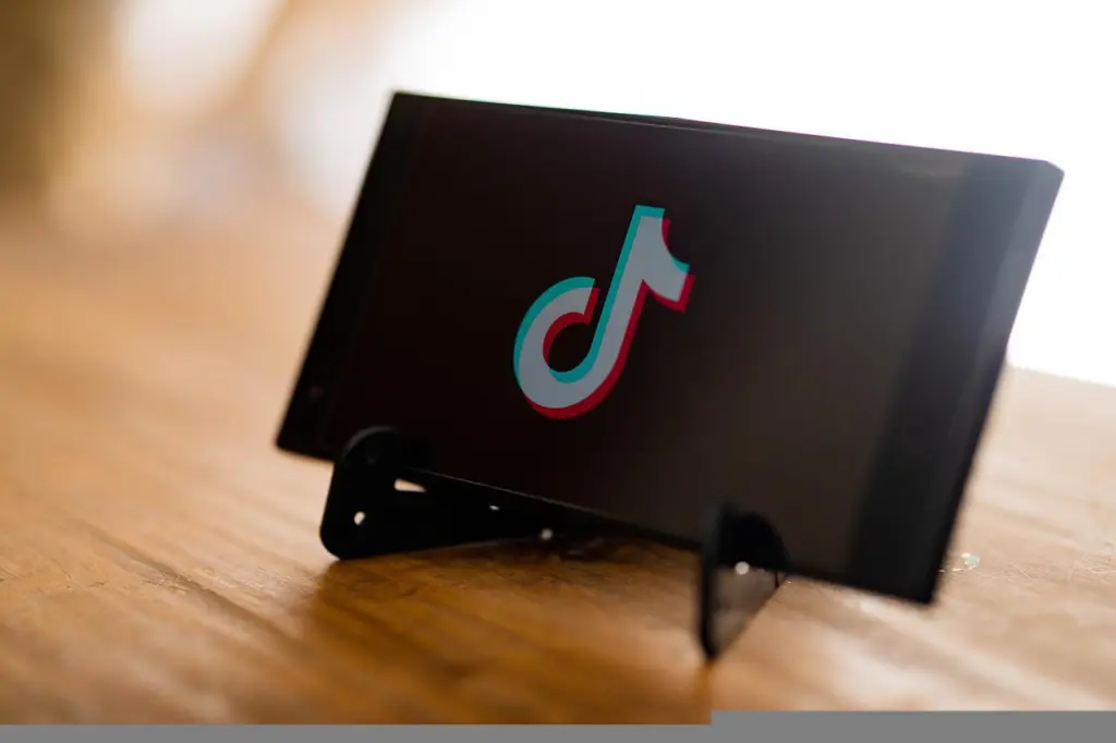 Ρωσία κατά του TikTok και του Twitch – “Έφαγαν” πρόστιμα για παραβίαση νομοθεσίας