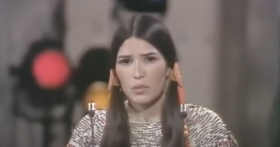 Έφυγε από τη ζωή η Ινδιάνα ηθοποιός που αρνήθηκε να παραλάβει το Όσκαρ του Μάρλον Μπράντο (vids)